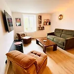 Апартаменты Charming Flat In The Heart Of *