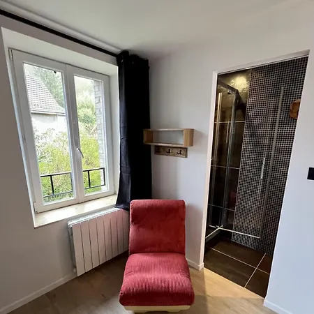 Exceptional Quiet Location! Apartment