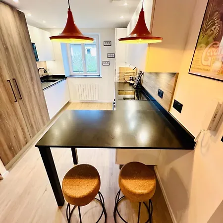 Charming Flat In The Heart Of *