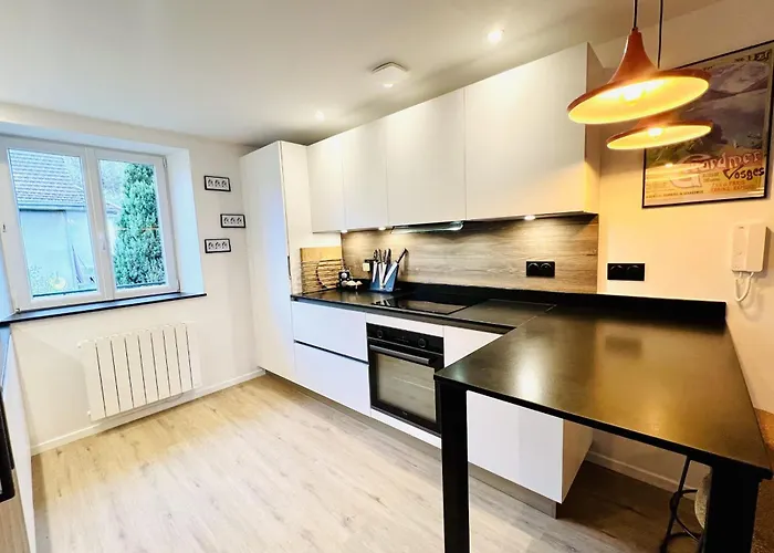 Charming Flat In The Heart Of *